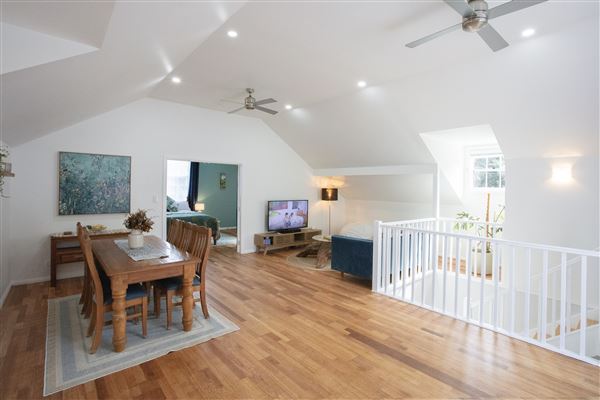 Lux & Tranquil Country Gem on 3.5 acres (1/05/2024 - Credits: submitted by: Matthew  Barnett)