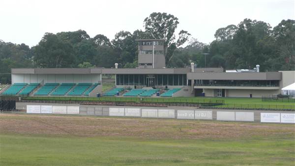 Menangle Park Paceway (28/02/2013 3:41:03 PM)