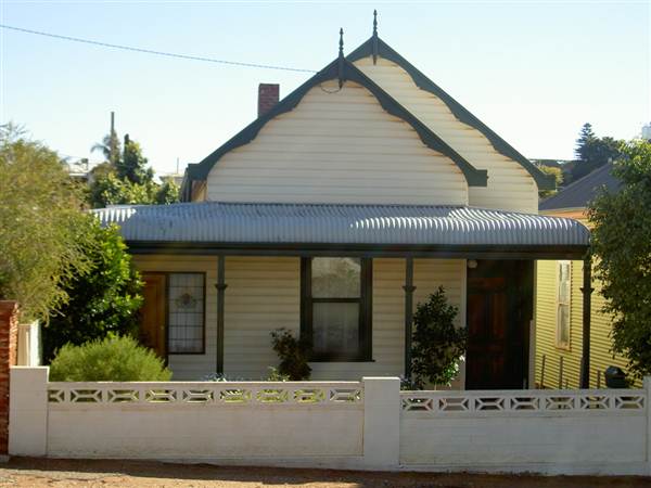 Broken Hill - Houses (1/03/2013 6:52:12 PM)