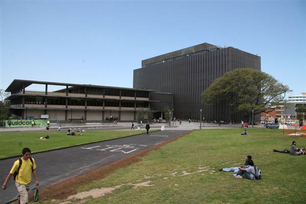Fisher Library - The University of Sydney (4/03/2013 2:57:44 PM)