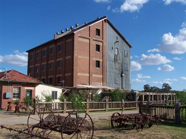 Junee Licorice and Chocolate Factory (5/03/2013 11:23:59 PM)
