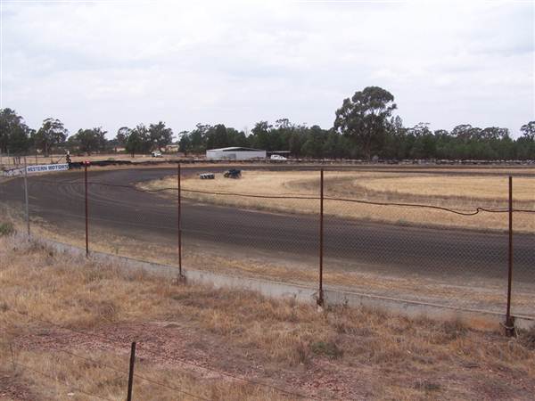 Lone Pine Speedway (7/03/2013 10:26:14 AM)