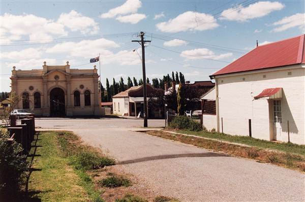 Molong (8/03/2013 12:14:03 AM)
