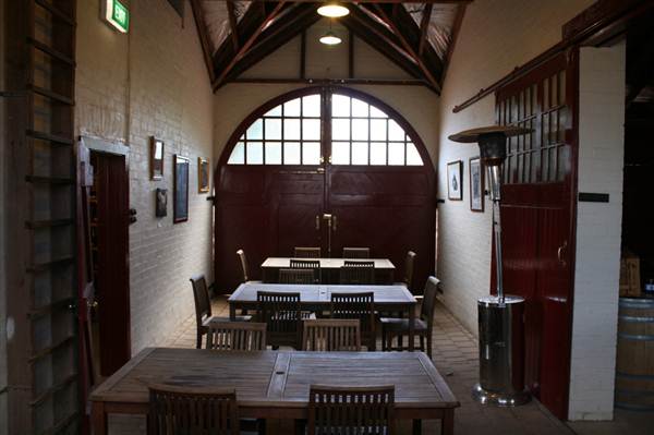 Petersons Armidale Winery & Guesthouse (9/03/2013 1:10:07 AM)