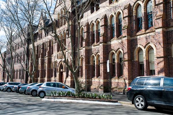 Period Buildings in Potts Point (10/03/2013 2:51:54 PM)
