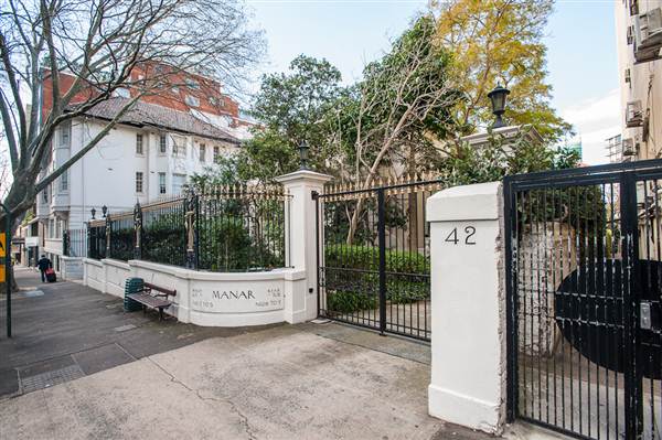 Period Buildings in Potts Point (10/03/2013 2:52:34 PM)