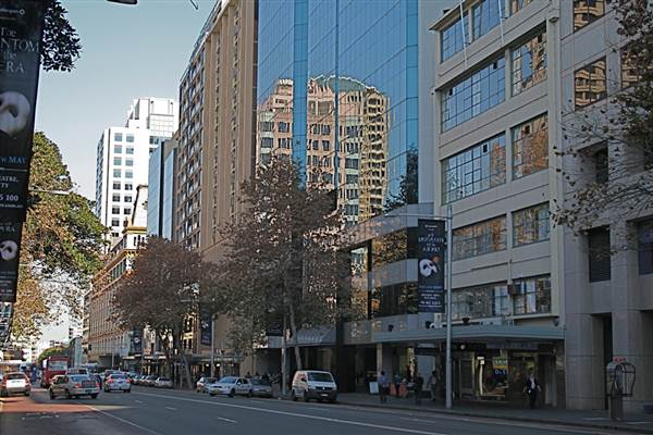 Sydney CBD - Elizabeth Street (10/03/2013 6:33:13 PM)