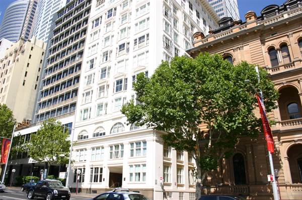 Sydney CBD - Macquarie Street (10/03/2013 10:00:39 PM)