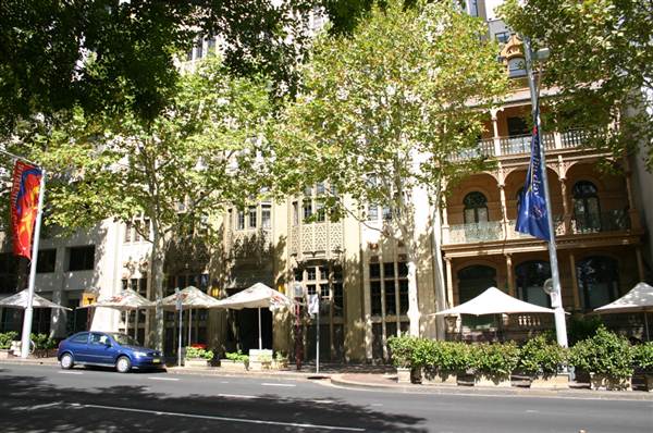Sydney CBD - Macquarie Street (10/03/2013 10:02:53 PM)