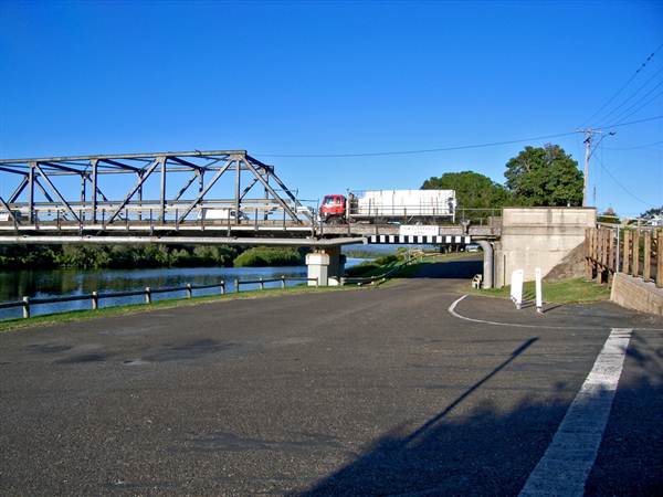 Taree (11/03/2013 5:54:24 AM)