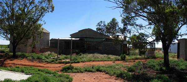 Farmcote Station - Broken Hill (26/04/2013)