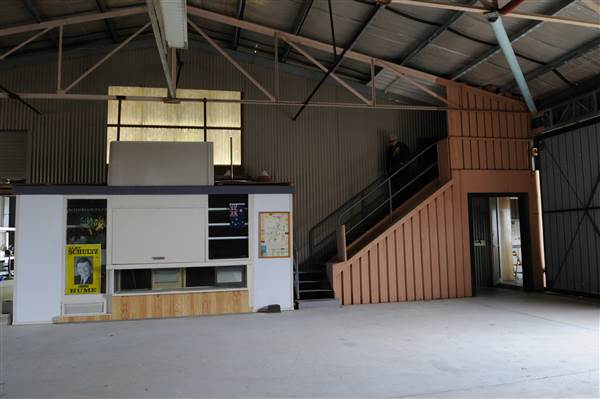 Goulburn Airport Carpark & Hangar 2 - Hangar 2 (25/07/2011 - Credits: Samuel Minton/SISE)