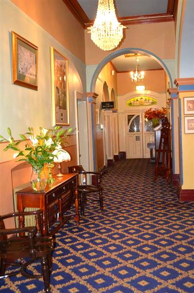 The Carrington Hotel, Katoomba (24/07/2015)