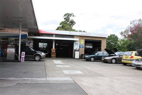 Liberty Service Station (6/02/2014 - Credits: Lisa Scope)