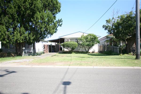 Kurnell Neighbourhood (12/03/2012 - Credits: Lisa Scope)