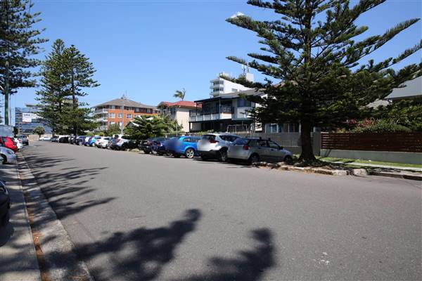 Dee Why Beach and Surrounds (20/11/2015 - Credits: Lisa Scope)