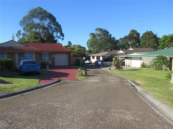 Kiama Downs neighbourhood - cul-de-sac 5 (7/12/2015)