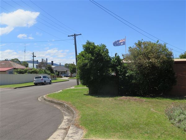 East Corrimal neighbourhood (8/12/2015 - Credits: Peter Hicks)