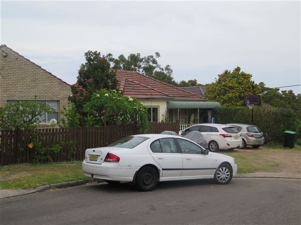 Manly Vale Neighbourhood (8/12/2015 - Credits: Peter Hicks)
