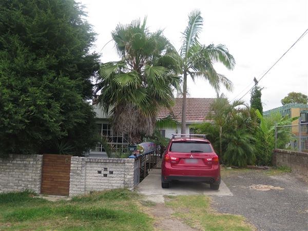 Manly Vale Neighbourhood (8/12/2015 - Credits: Peter Hicks)