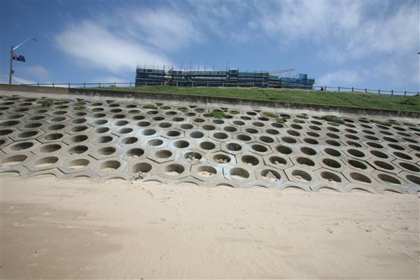 Cronulla Beach North End (Greenhills) (6/02/2012 - Credits: Lisa Scope)