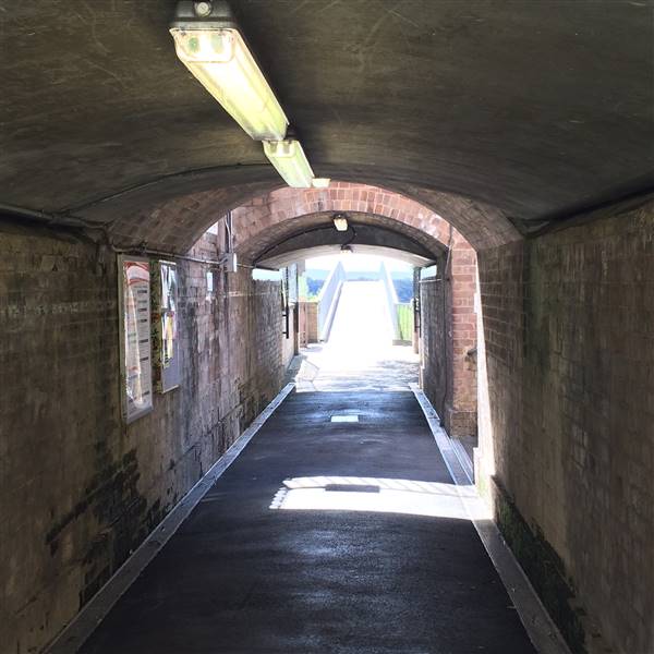 Woodford Railway Station (26/10/2016)