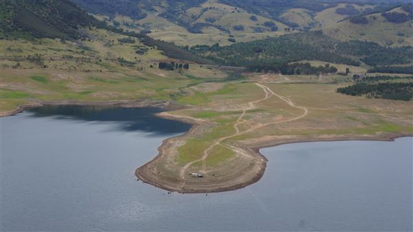 Blowering Dam & Reservoir (8/12/2015 - Credits: Mary Barltrop)