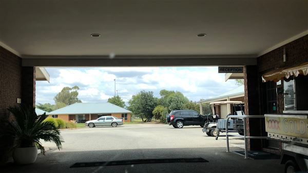 Howlong Golf Resort Motel (8/01/2019 - Credits: Shannon Wheeler)