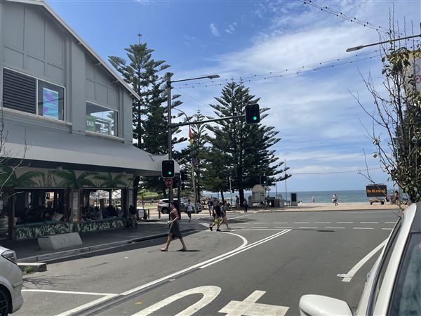 Coogee - Coogee Bay Rd - Coogee Bay Road (8/03/2021 - Credits: Cheryl Conway)