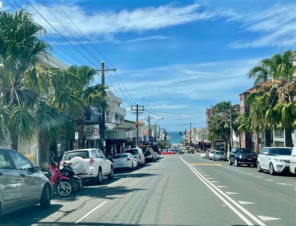 Coogee - Coogee Bay Rd - Coogee Bay Road (8/03/2021 - Credits: Cheryl Conway)