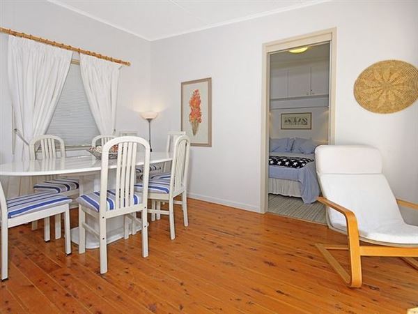 Malua Bay - Private House Available (8/11/2014 - Credits: Scarvell)