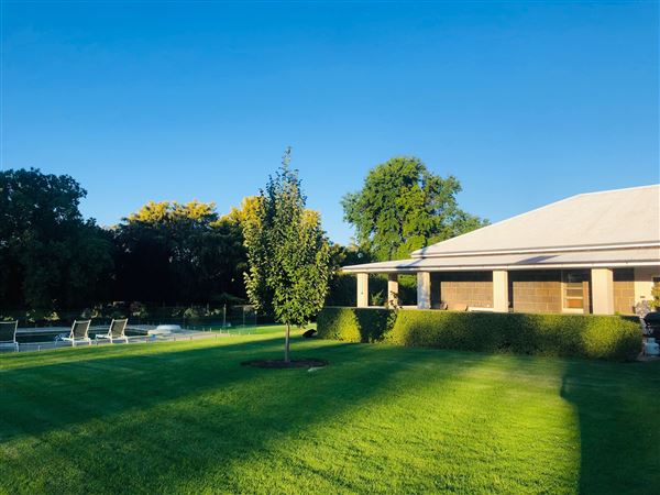Private House & Barn - "Mountain View" (18/07/2023 - Credits: Jen Hughes)