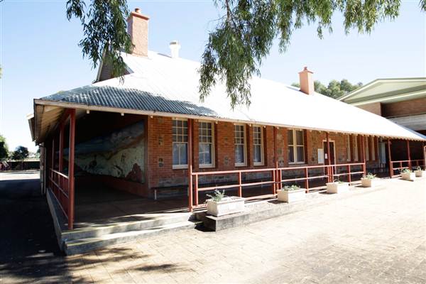 Alma Public School (25/02/2013 9:42:05 PM)