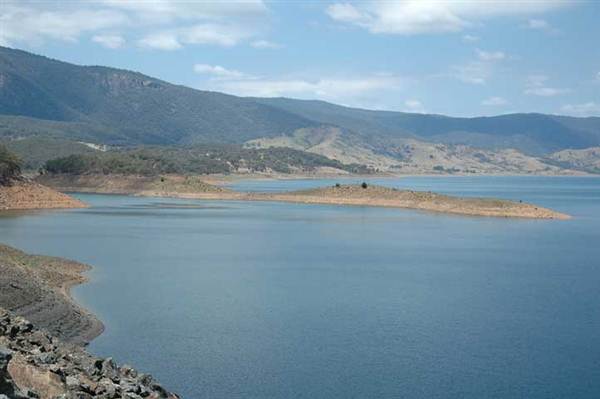 Blowering Dam & Reservoir (26/02/2013 3:19:36 PM)