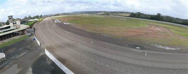 Menangle Park Paceway (28/02/2013 3:27:04 PM)