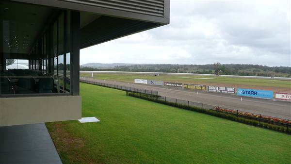 Menangle Park Paceway (28/02/2013 3:30:52 PM)