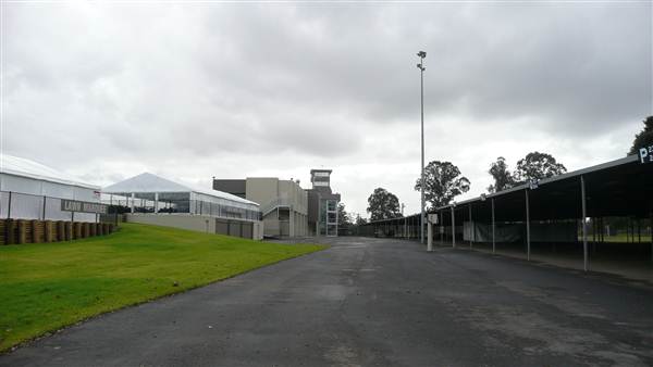 Menangle Park Paceway (28/02/2013 3:42:11 PM)