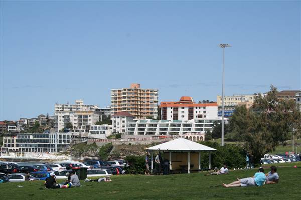 BONDI BEACH BUILDINGS (1/03/2013 11:02:06 AM)