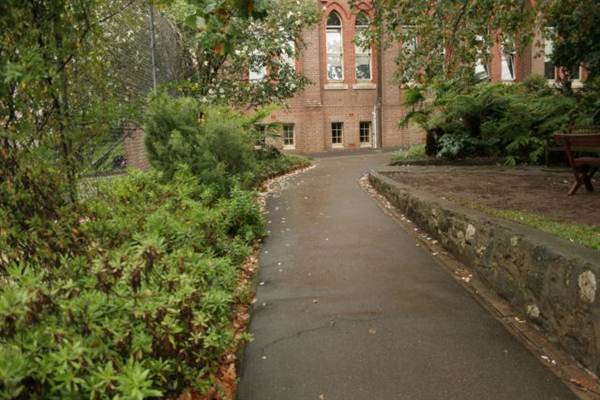 Loreto, Normanhurst (1/03/2013 11:03:55 AM)