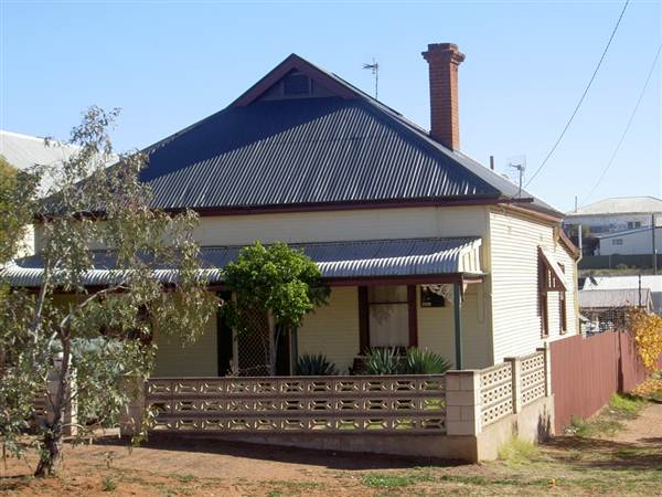 Broken Hill - Houses (1/03/2013 6:52:16 PM)