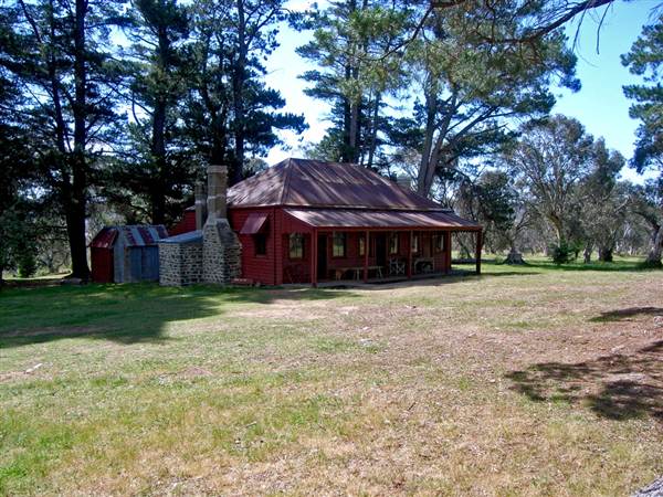 Currango Homestead (4/03/2013 12:14:31 PM)