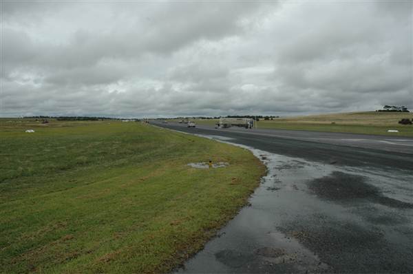 Goulburn Airport runway and exteriors (5/03/2013 11:10:32 AM)