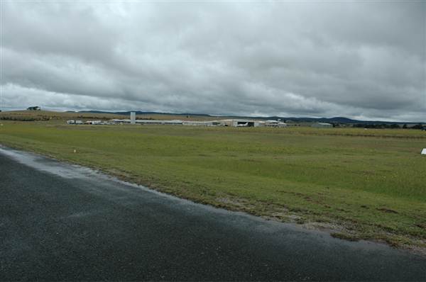 Goulburn Airport runway and exteriors (5/03/2013 11:11:21 AM)