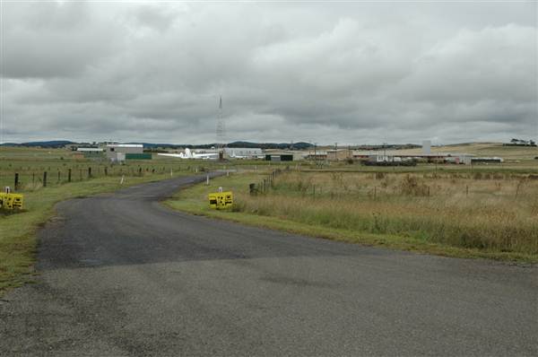 Goulburn Airport runway and exteriors (5/03/2013 11:11:41 AM)