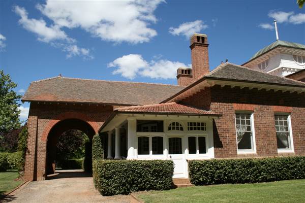 Petersons Armidale Winery & Guesthouse (9/03/2013 1:08:26 AM)