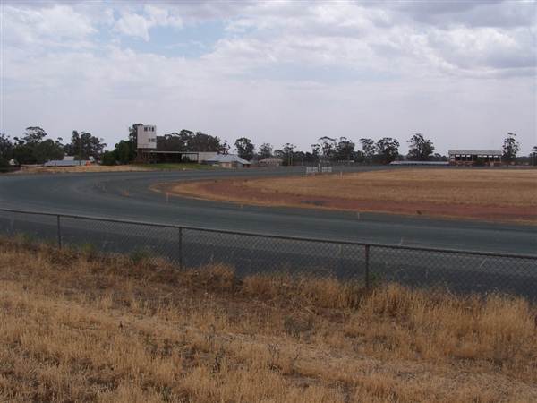 West Wyalong Racetrack and Showgrounds (9/03/2013 11:19:54 AM)