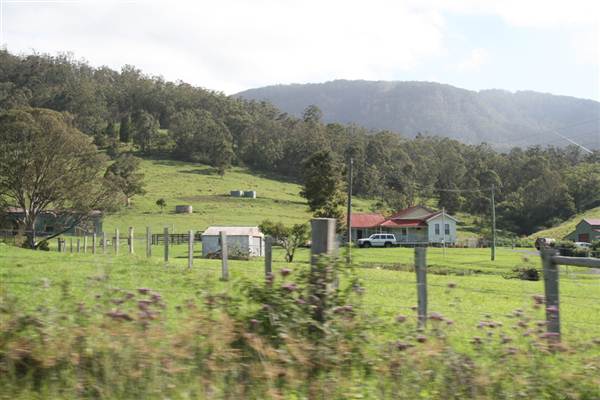 Tullimbar Village (9/03/2013 10:13:53 PM)