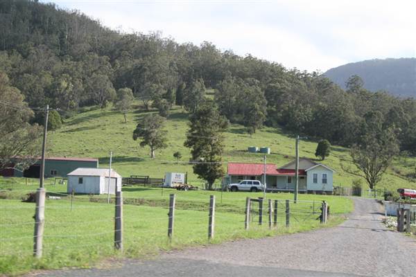 Tullimbar Village (9/03/2013 10:14:08 PM)