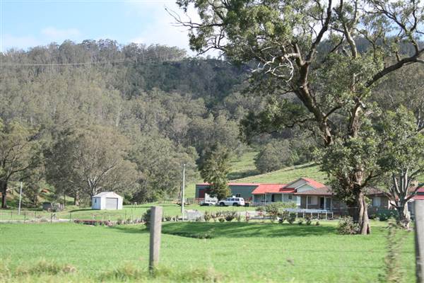 Tullimbar Village (9/03/2013 10:14:39 PM)