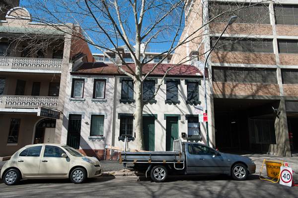 Period Buildings in Potts Point (10/03/2013 2:50:44 PM)